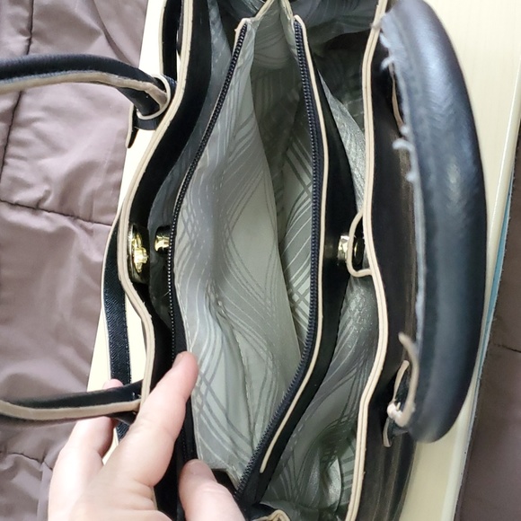 London Fog Tote - Picture 5 of 8